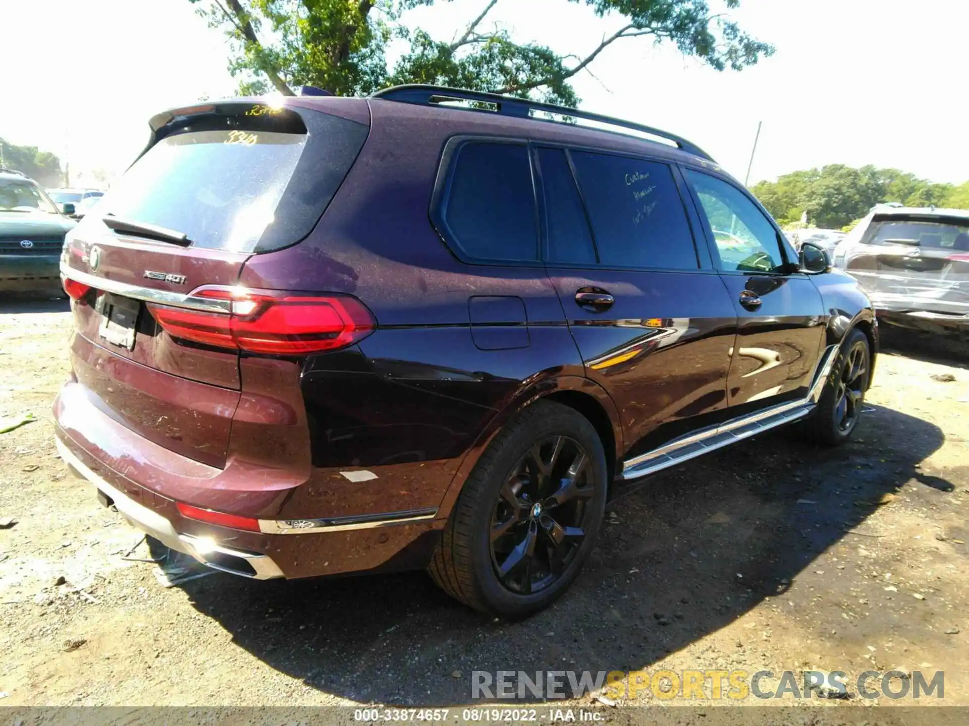 4 Photograph of a damaged car 5UXCW2C09M9F97767 BMW X7 2021