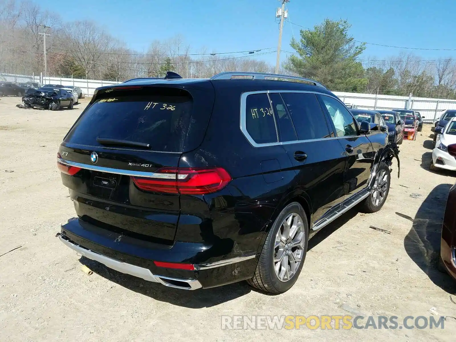 4 Photograph of a damaged car 5UXCW2C09M9G12882 BMW X7 2021