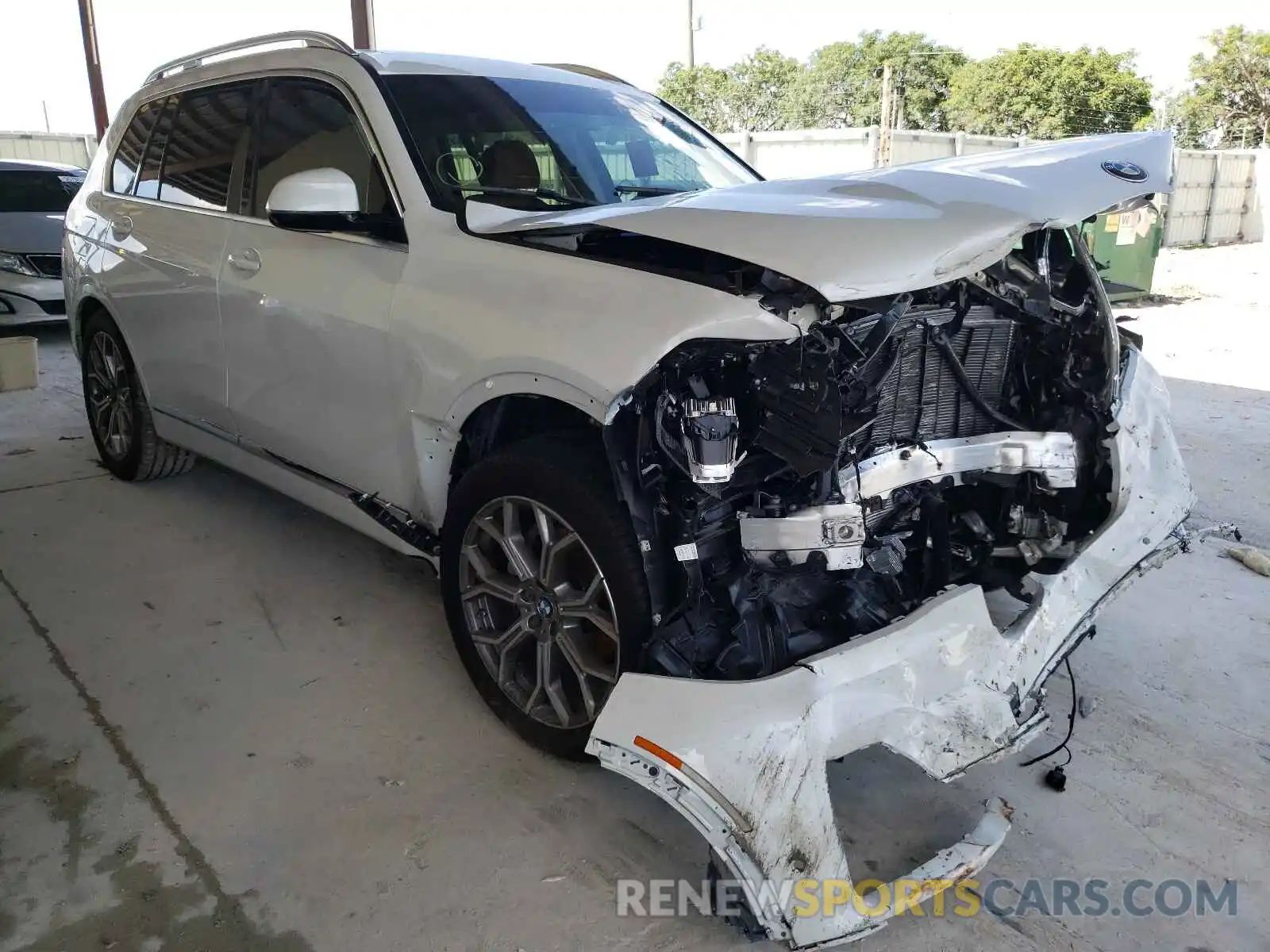 1 Photograph of a damaged car 5UXCW2C09M9G74735 BMW X7 2021