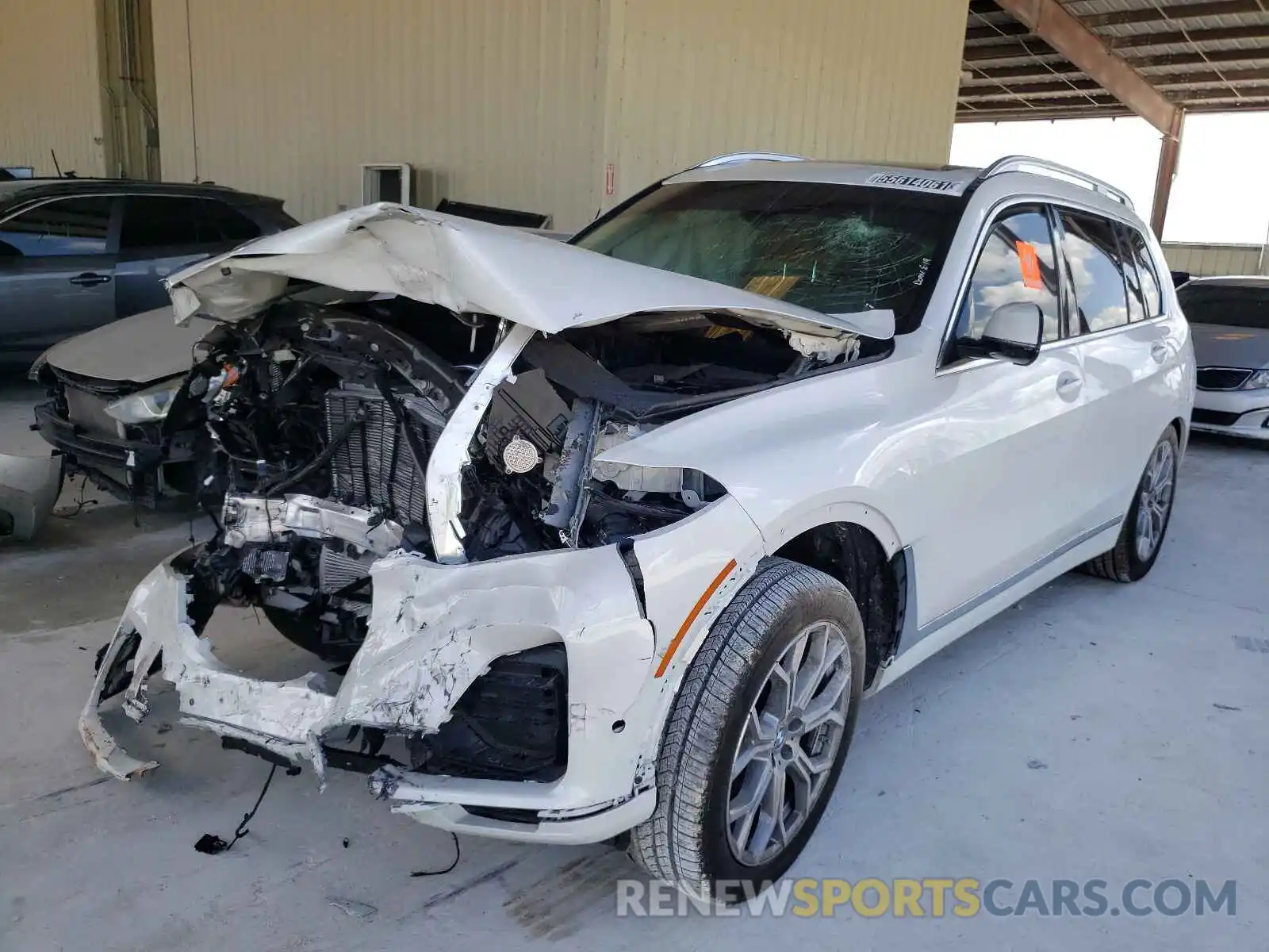 2 Photograph of a damaged car 5UXCW2C09M9G74735 BMW X7 2021