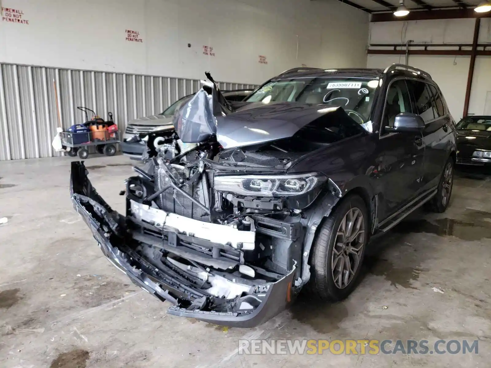 2 Photograph of a damaged car 5UXCW2C0XM9E88699 BMW X7 2021