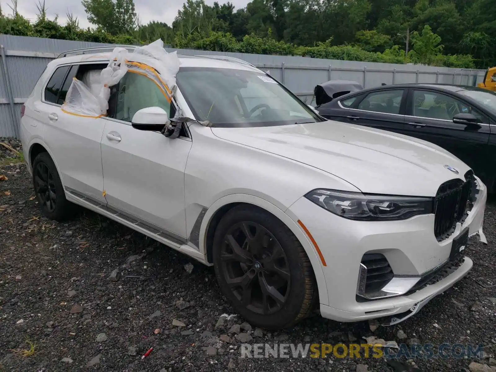 1 Photograph of a damaged car 5UXCW2C0XM9G07528 BMW X7 2021