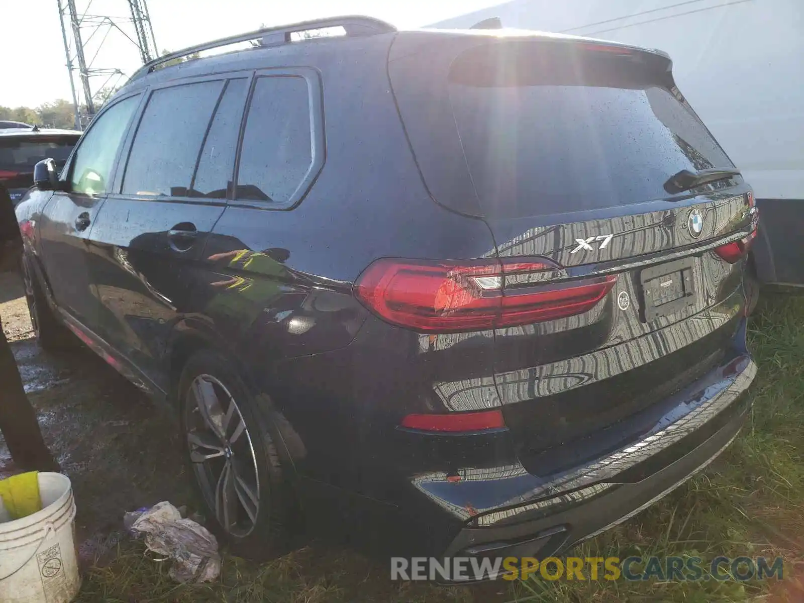 3 Photograph of a damaged car 5UXCW2C0XM9G35491 BMW X7 2021