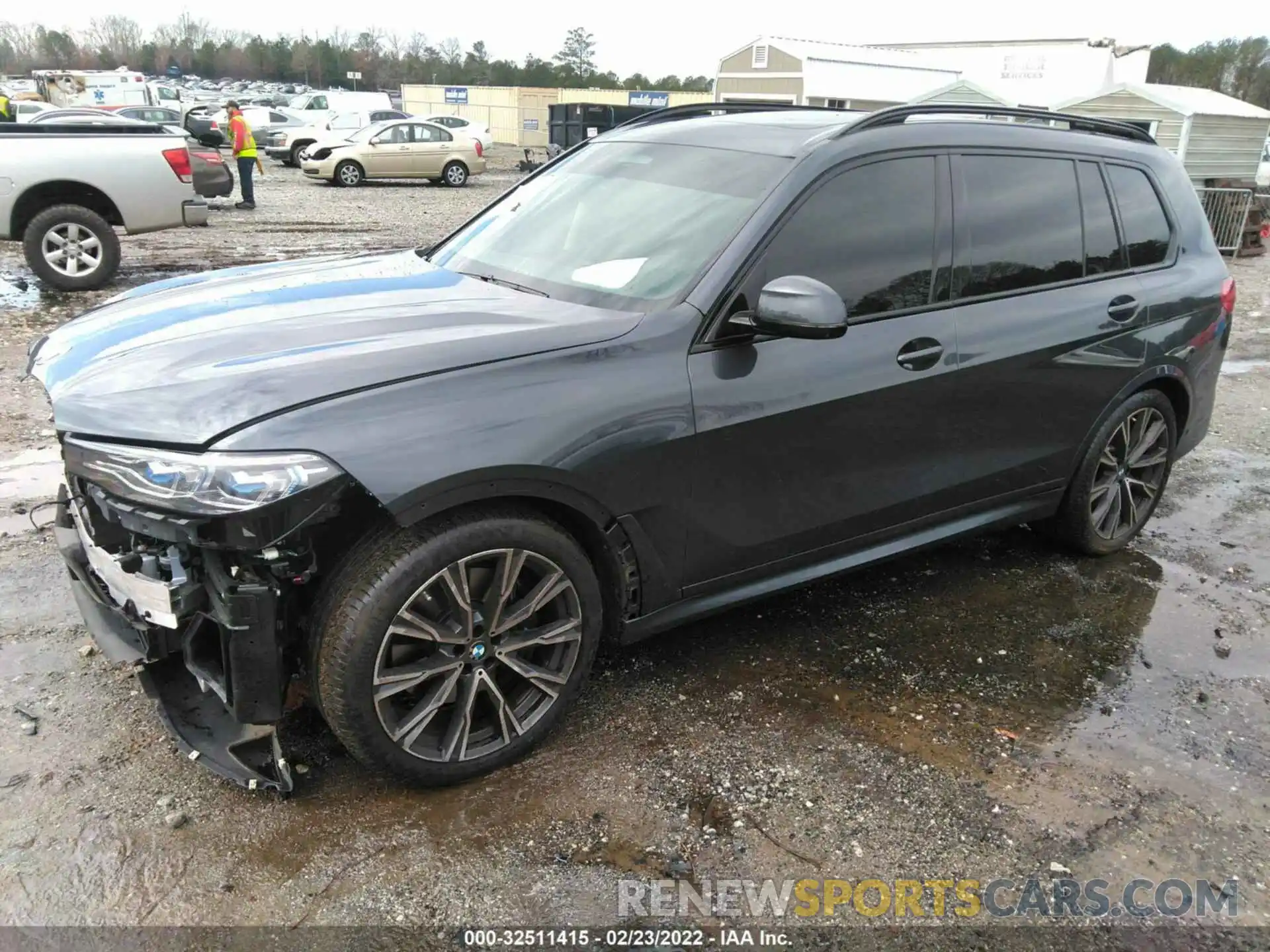 2 Photograph of a damaged car 5UXCX6C02M9F22221 BMW X7 2021