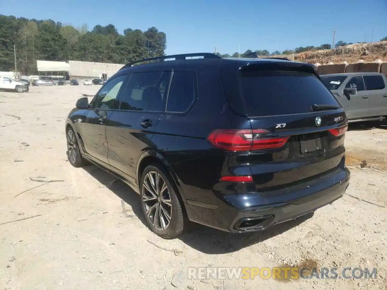 3 Photograph of a damaged car 5UXCX6C02M9F28245 BMW X7 2021