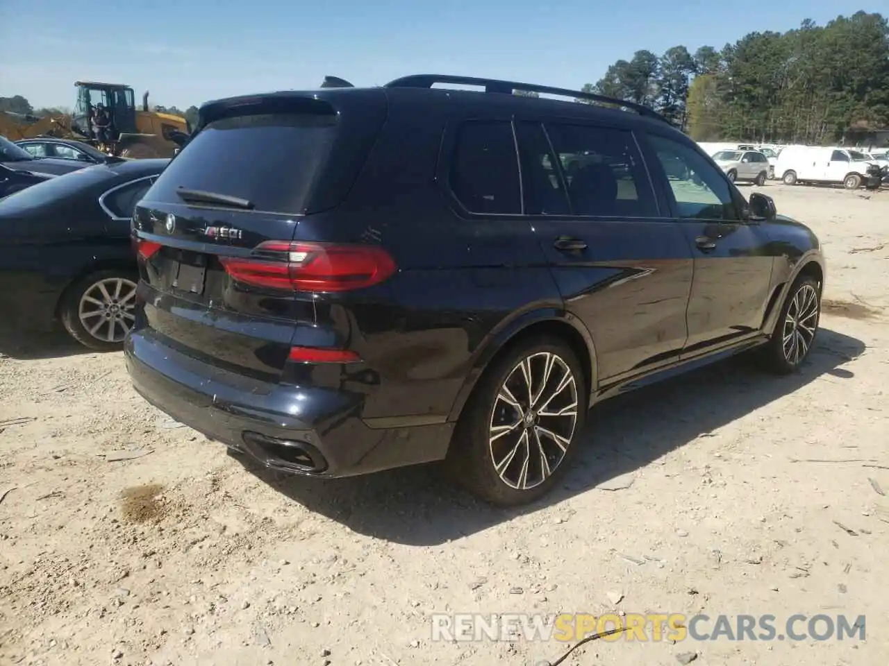 4 Photograph of a damaged car 5UXCX6C02M9F28245 BMW X7 2021