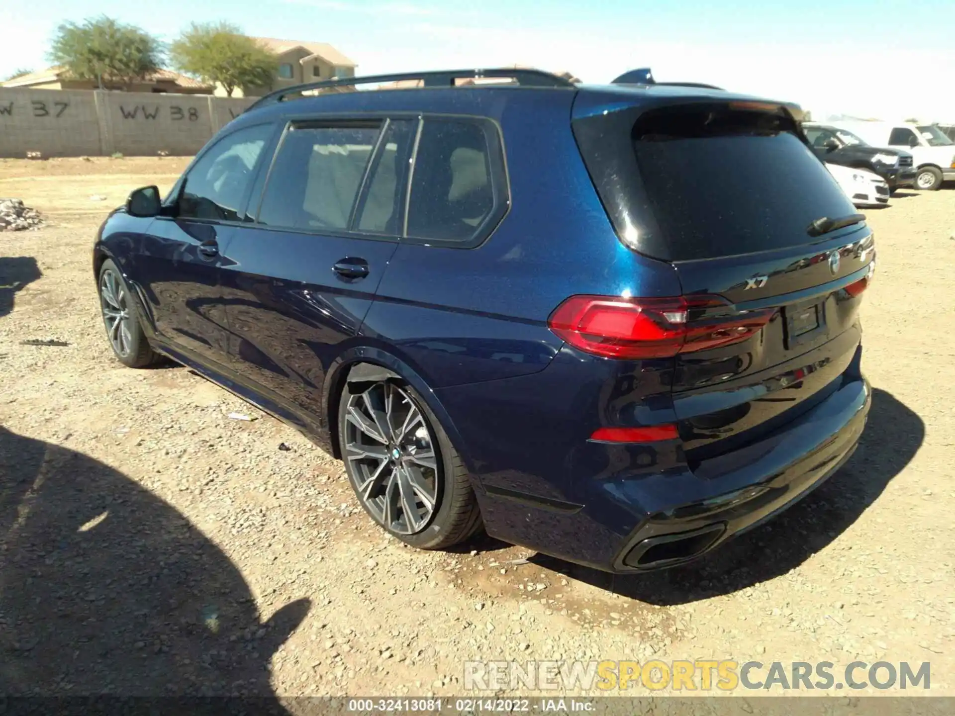 3 Photograph of a damaged car 5UXCX6C02M9G60731 BMW X7 2021