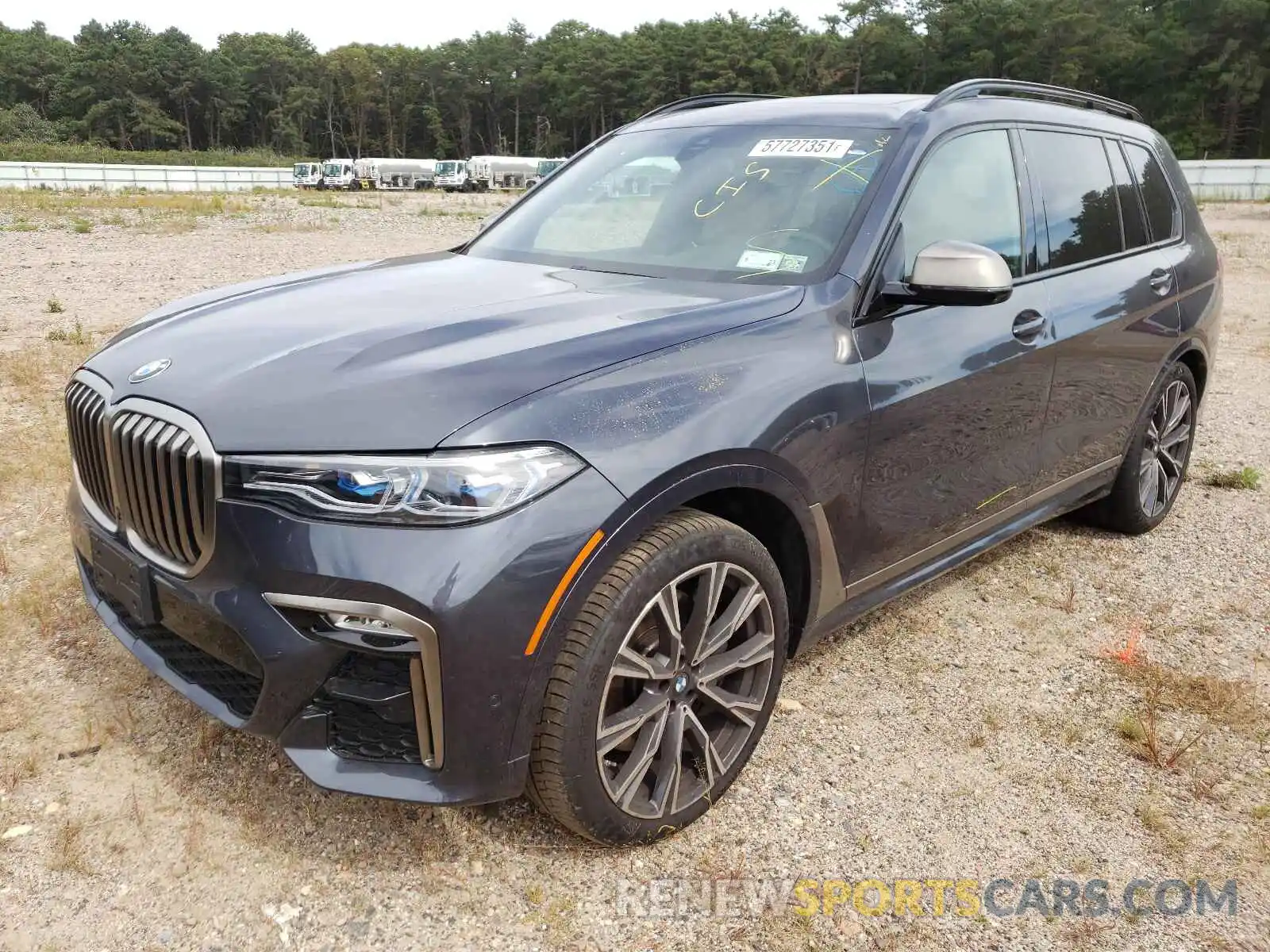 2 Photograph of a damaged car 5UXCX6C02M9G78095 BMW X7 2021