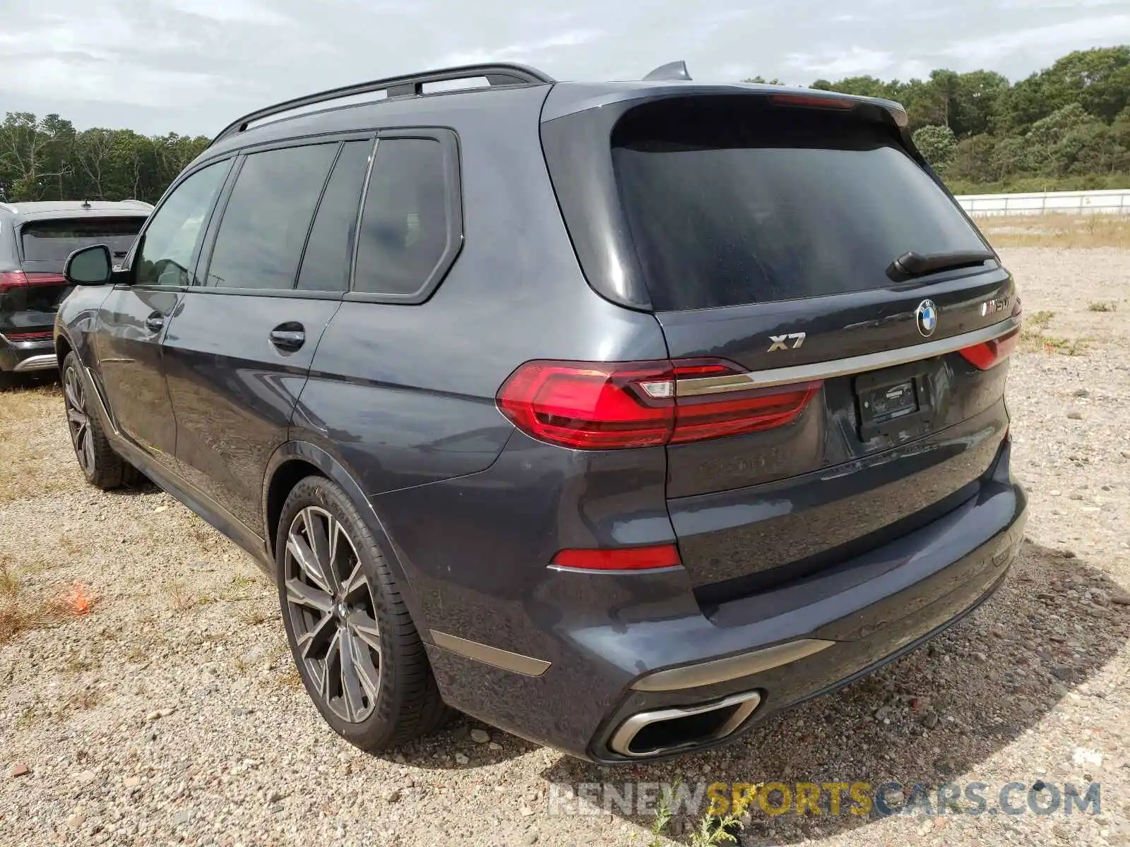 3 Photograph of a damaged car 5UXCX6C02M9G78095 BMW X7 2021