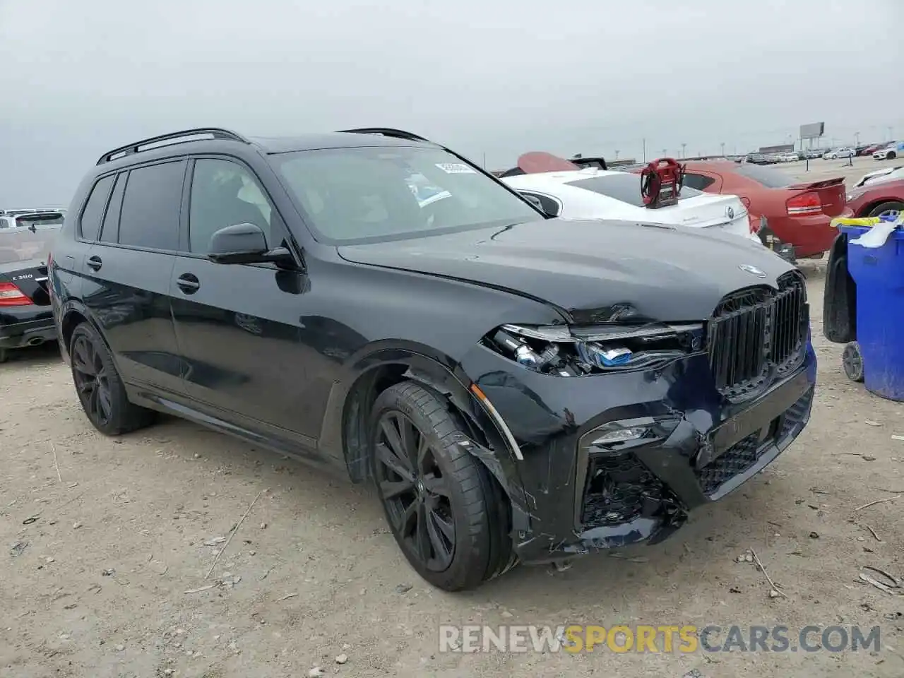 4 Photograph of a damaged car 5UXCX6C03M9D74354 BMW X7 2021