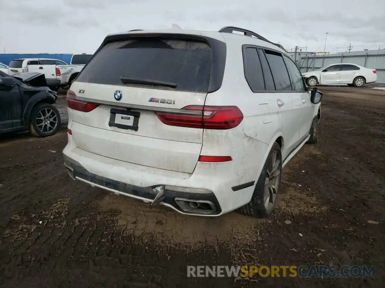 4 Photograph of a damaged car 5UXCX6C03M9E24265 BMW X7 2021