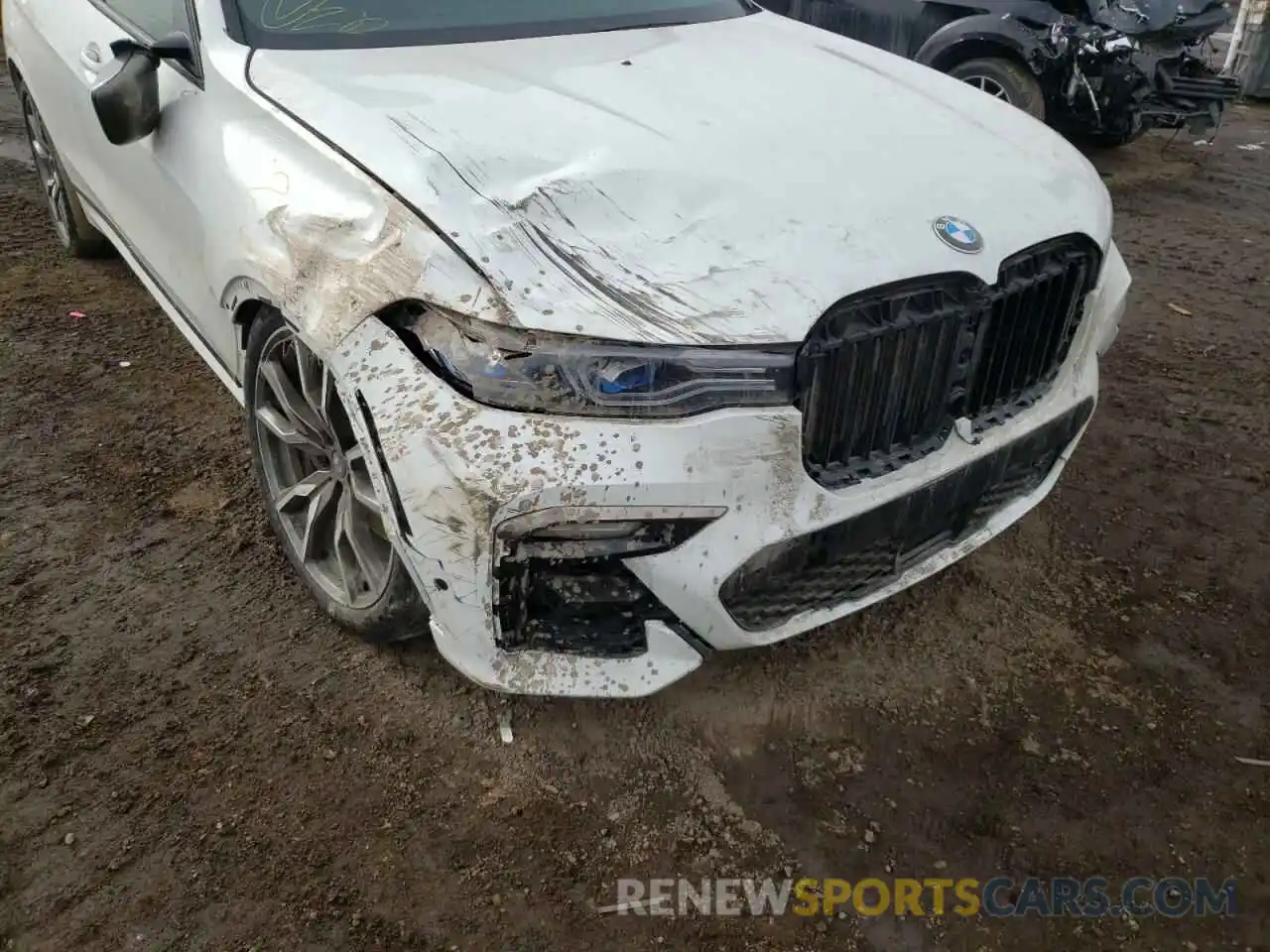 9 Photograph of a damaged car 5UXCX6C03M9E24265 BMW X7 2021