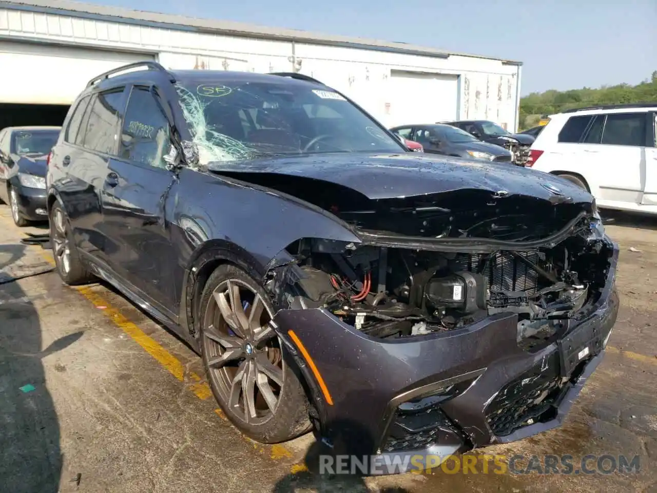 1 Photograph of a damaged car 5UXCX6C03M9H71255 BMW X7 2021