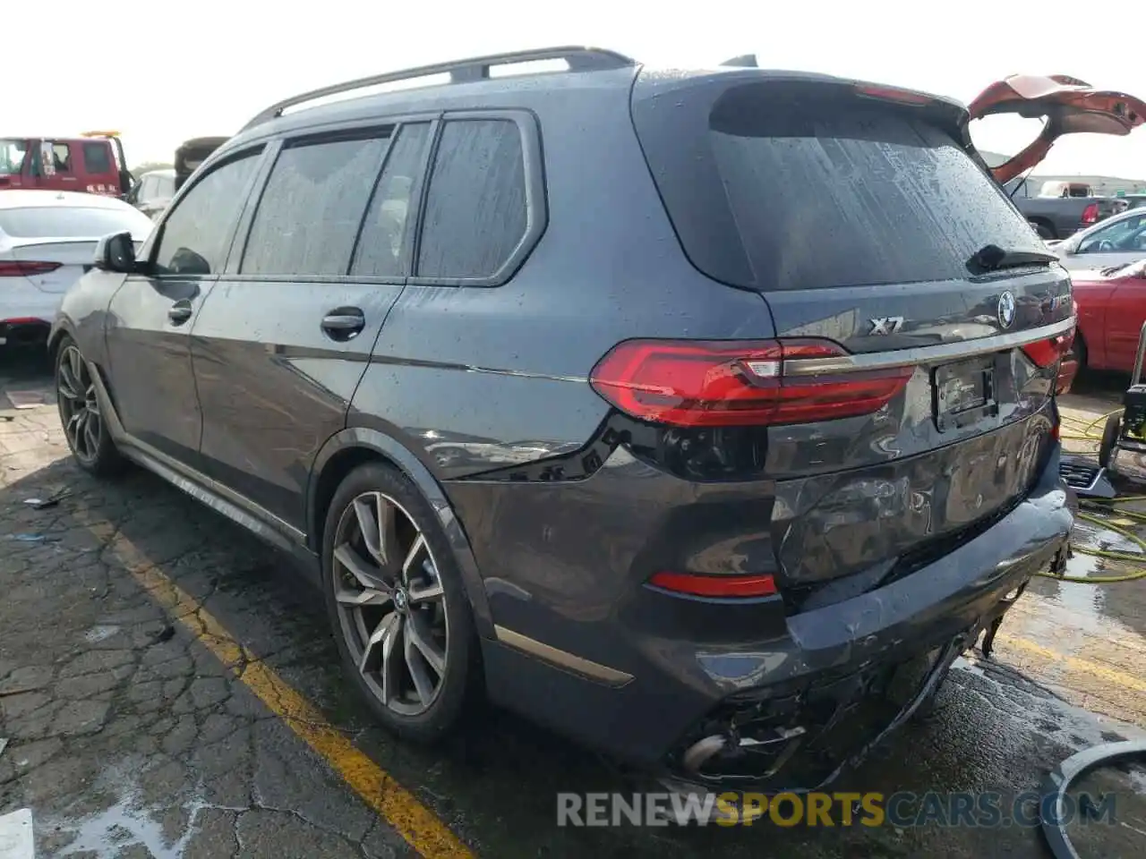 3 Photograph of a damaged car 5UXCX6C03M9H71255 BMW X7 2021