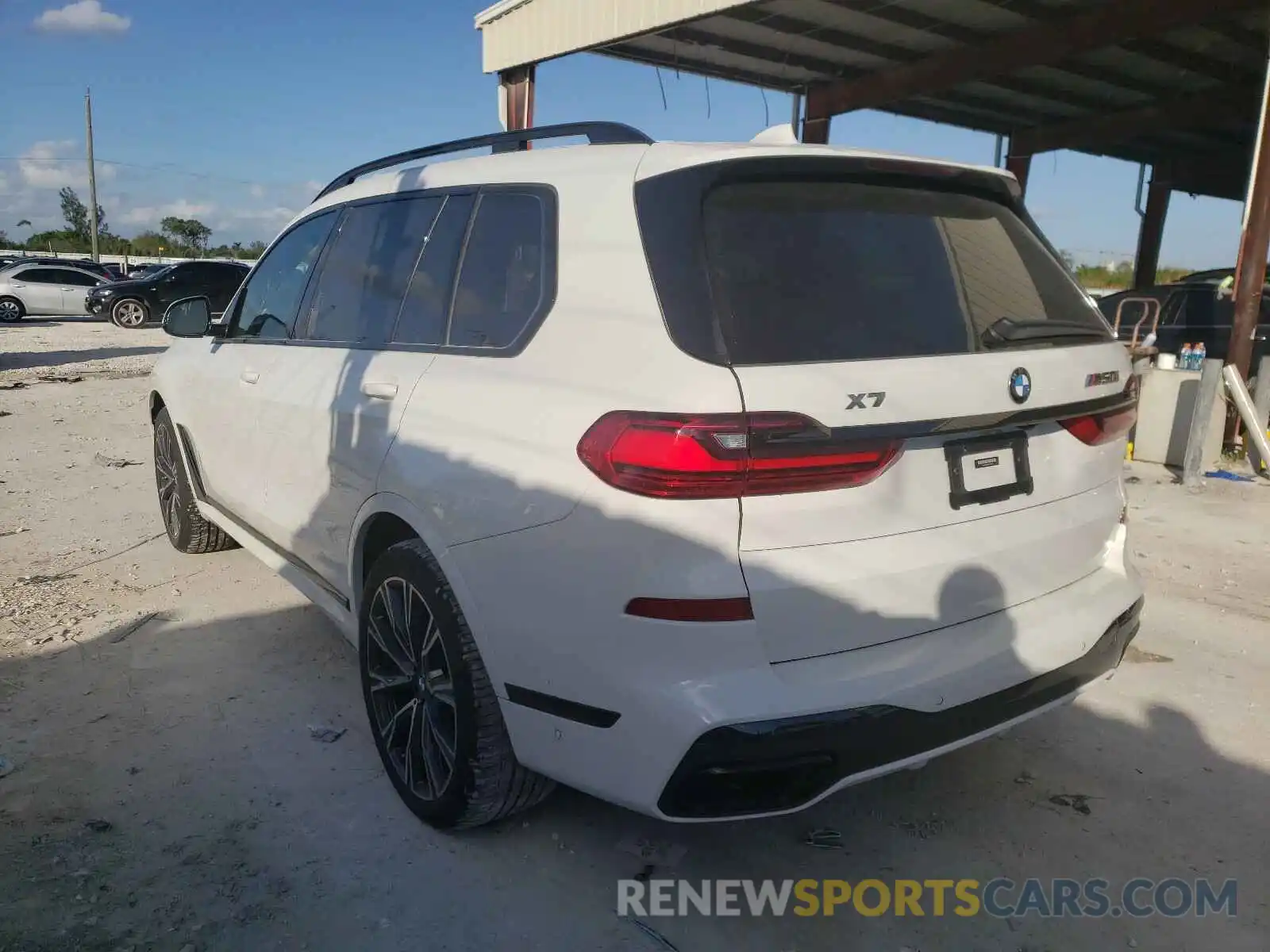 3 Photograph of a damaged car 5UXCX6C07M9D74809 BMW X7 2021