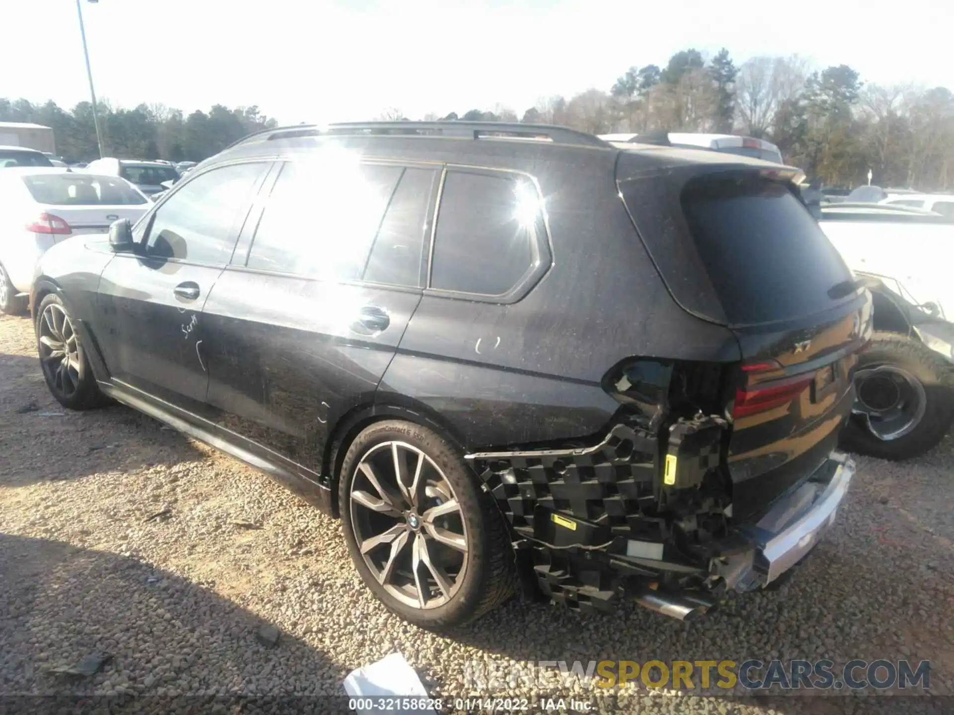 3 Photograph of a damaged car 5UXCX6C07M9H03539 BMW X7 2021