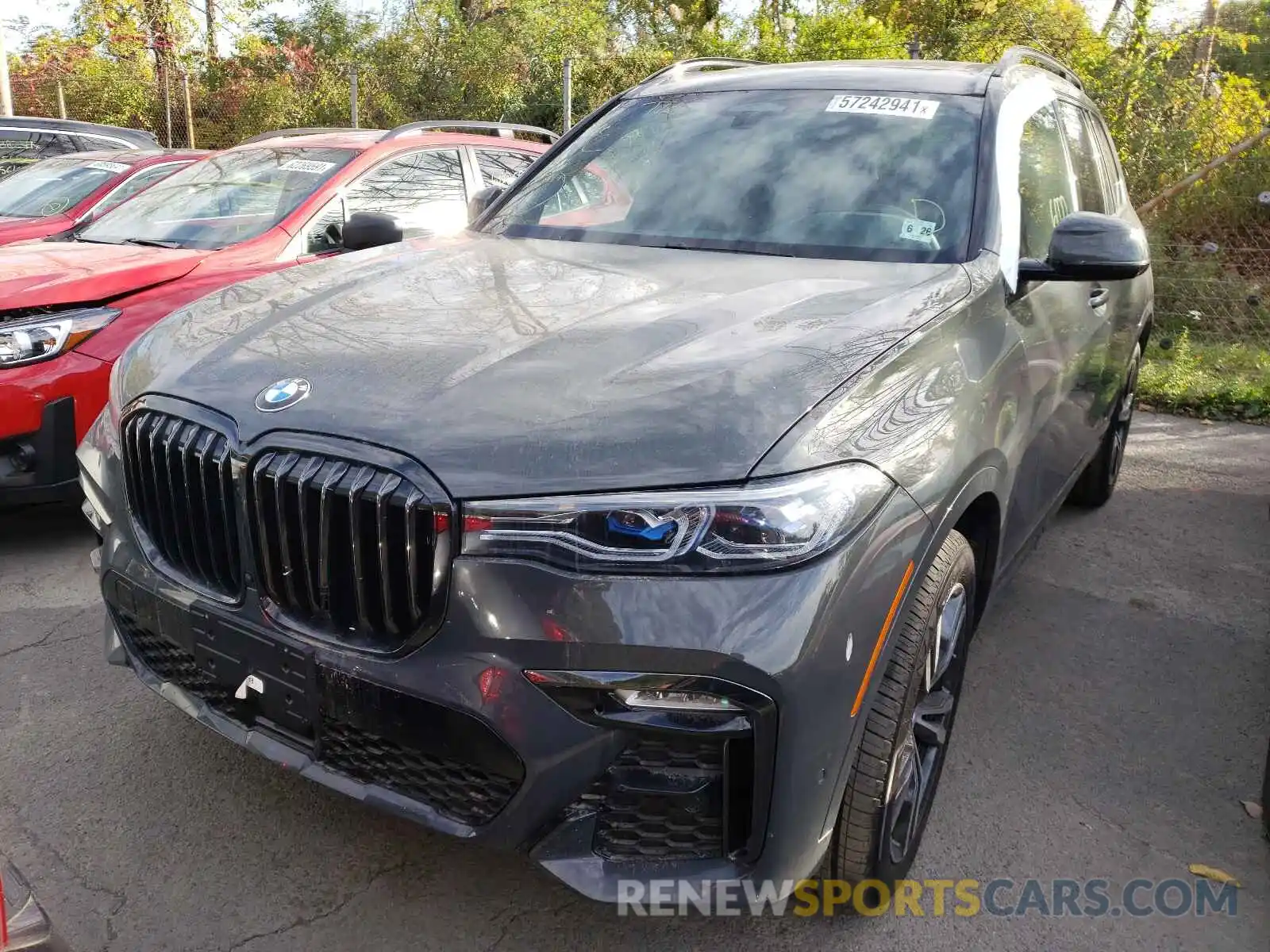 2 Photograph of a damaged car 5UXCX6C07M9H05727 BMW X7 2021