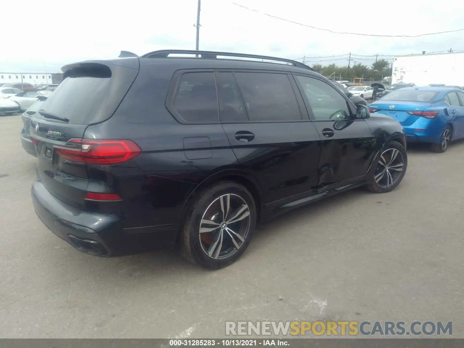 4 Photograph of a damaged car 5UXCX6C07M9H48111 BMW X7 2021