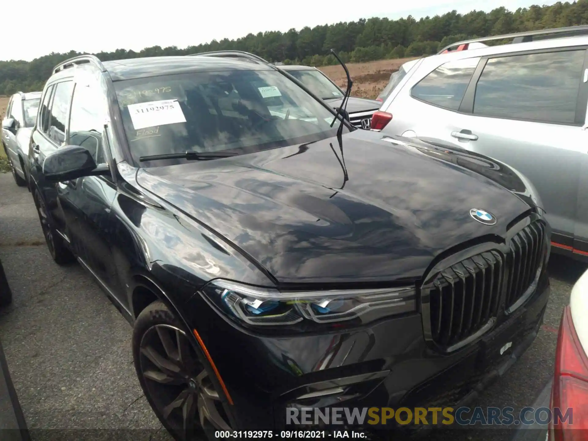 1 Photograph of a damaged car 5UXCX6C07M9H76720 BMW X7 2021