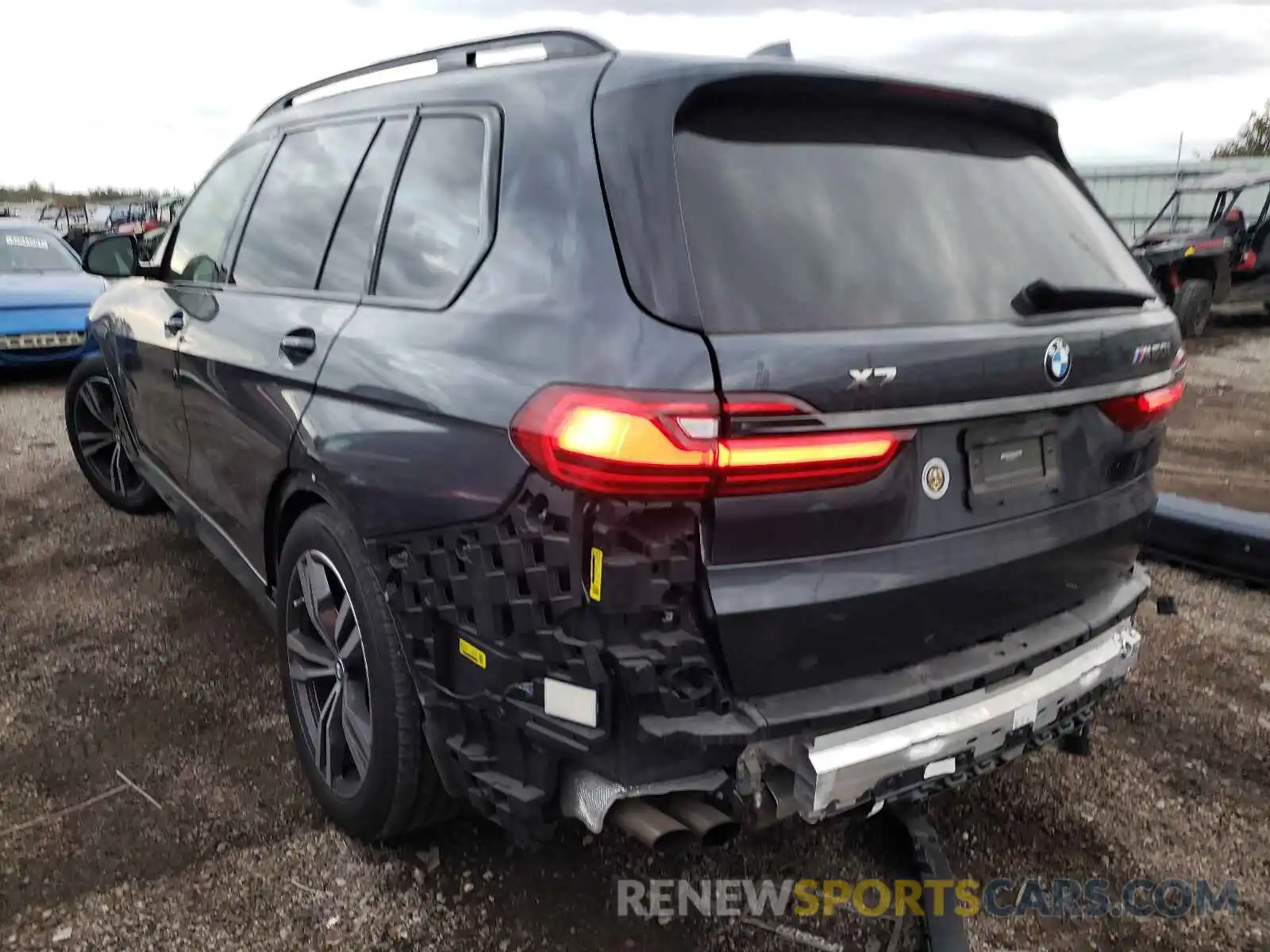 3 Photograph of a damaged car 5UXCX6C08M9F23227 BMW X7 2021