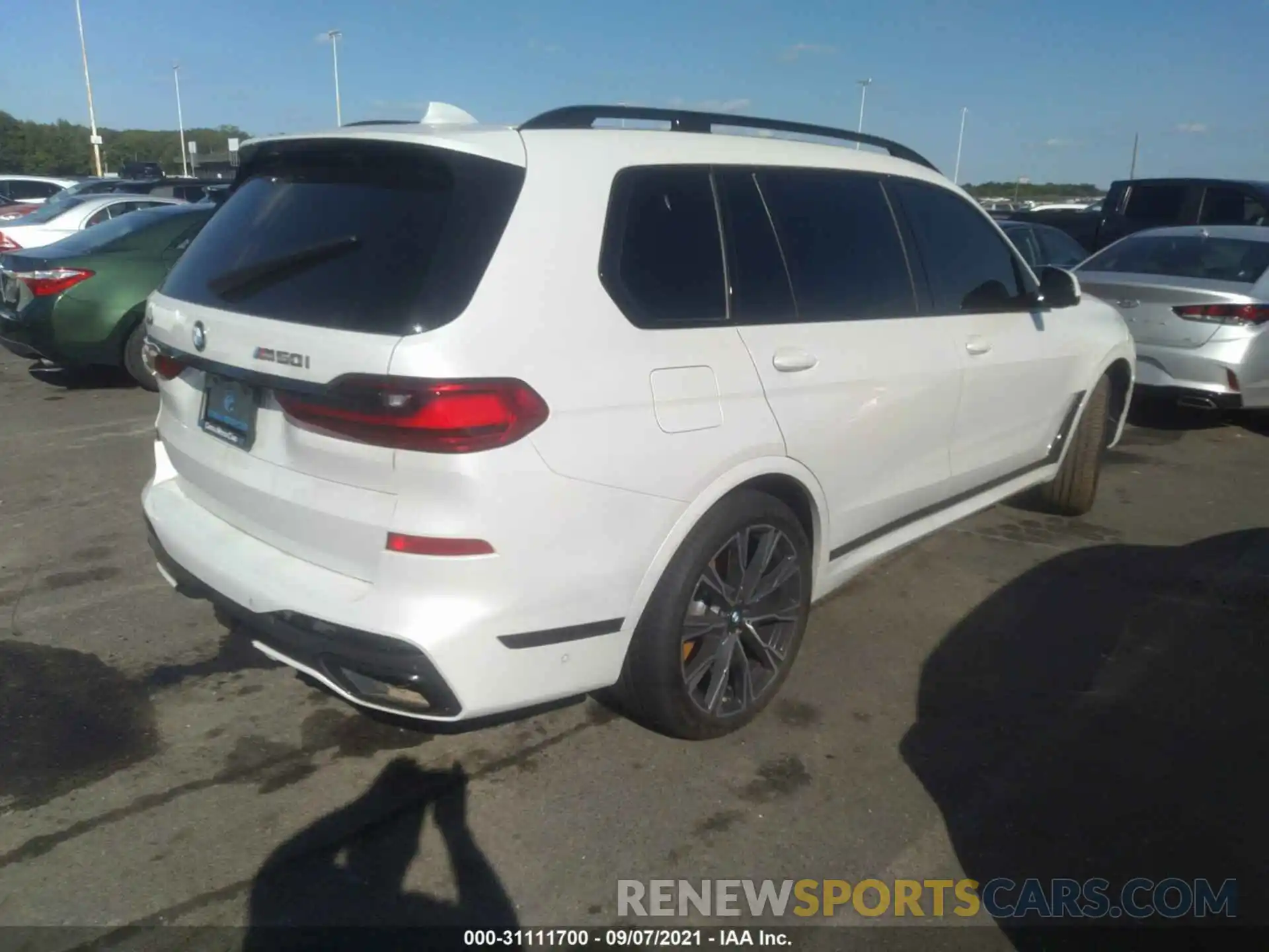 4 Photograph of a damaged car 5UXCX6C08M9H39627 BMW X7 2021