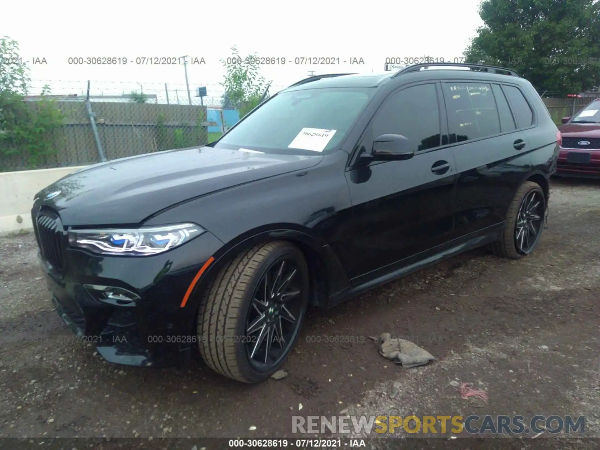 2 Photograph of a damaged car 5UXCX6C0XM9E05258 BMW X7 2021