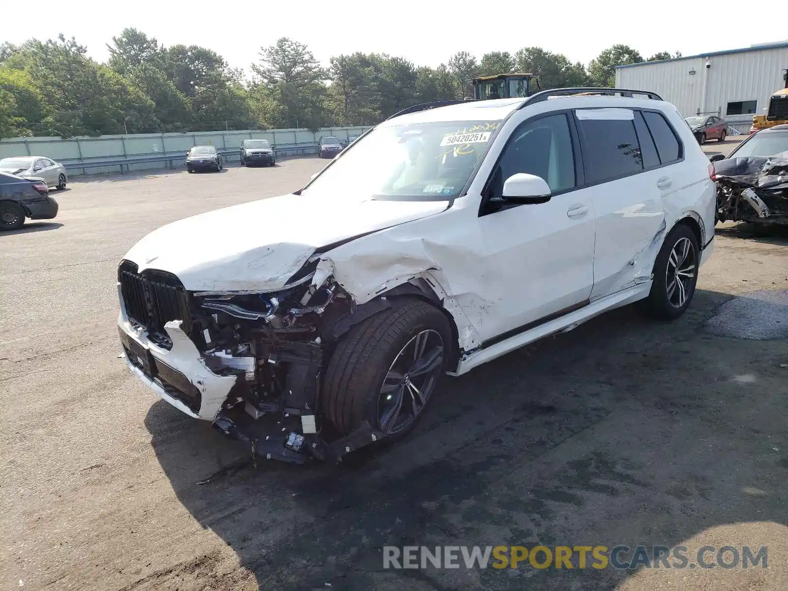 2 Photograph of a damaged car 5UXCX6C0XM9E17667 BMW X7 2021