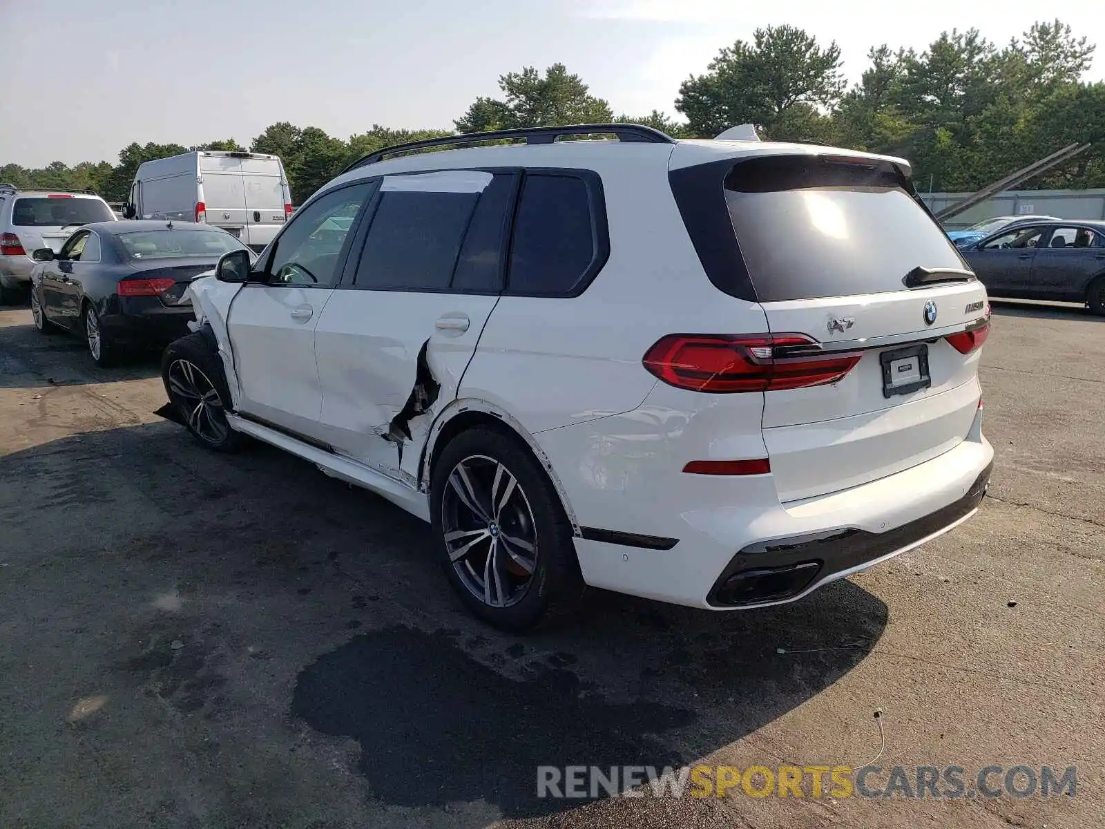 3 Photograph of a damaged car 5UXCX6C0XM9E17667 BMW X7 2021