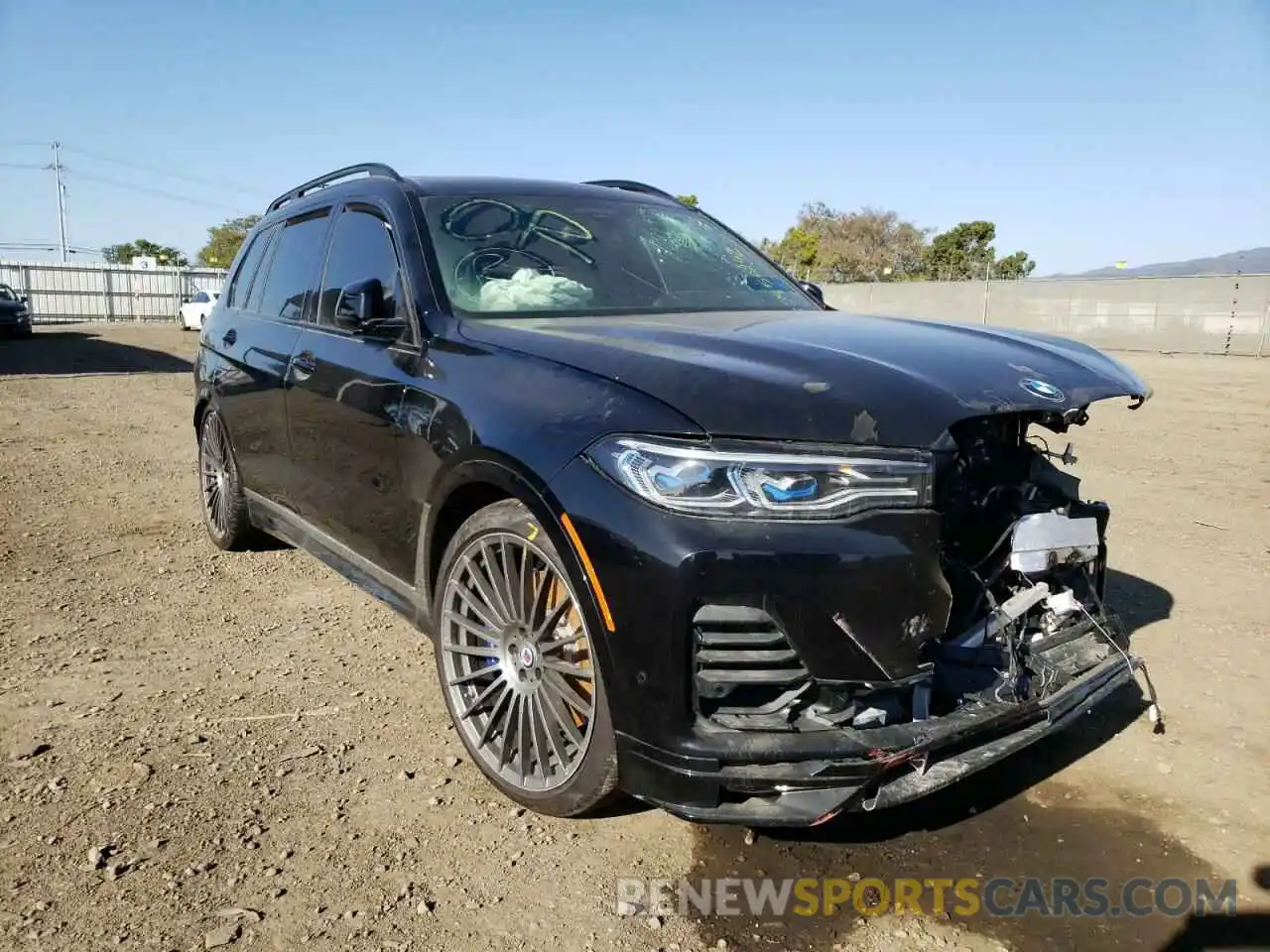 1 Photograph of a damaged car 5UXCX6C12M9F22468 BMW X7 2021