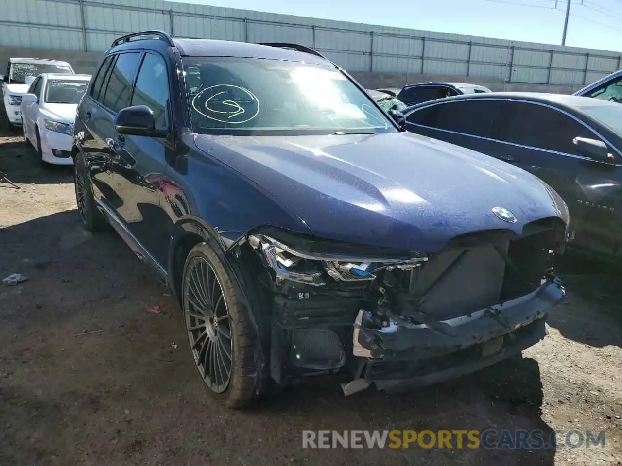 1 Photograph of a damaged car 5UXCX6C18M9F16819 BMW X7 2021