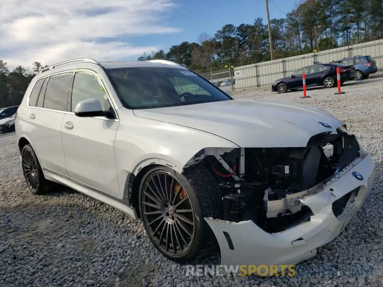 1 Photograph of a damaged car 5UXCX6C19M9F84210 BMW X7 2021