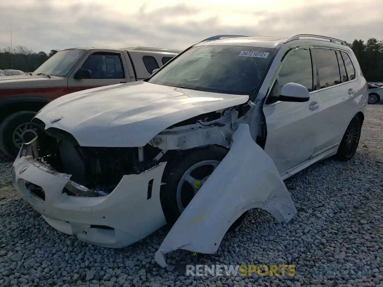 2 Photograph of a damaged car 5UXCX6C19M9F84210 BMW X7 2021