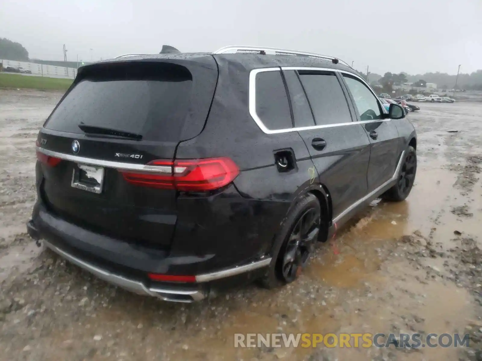 4 Photograph of a damaged car 5UXCW2C00N9J48735 BMW X7 2022