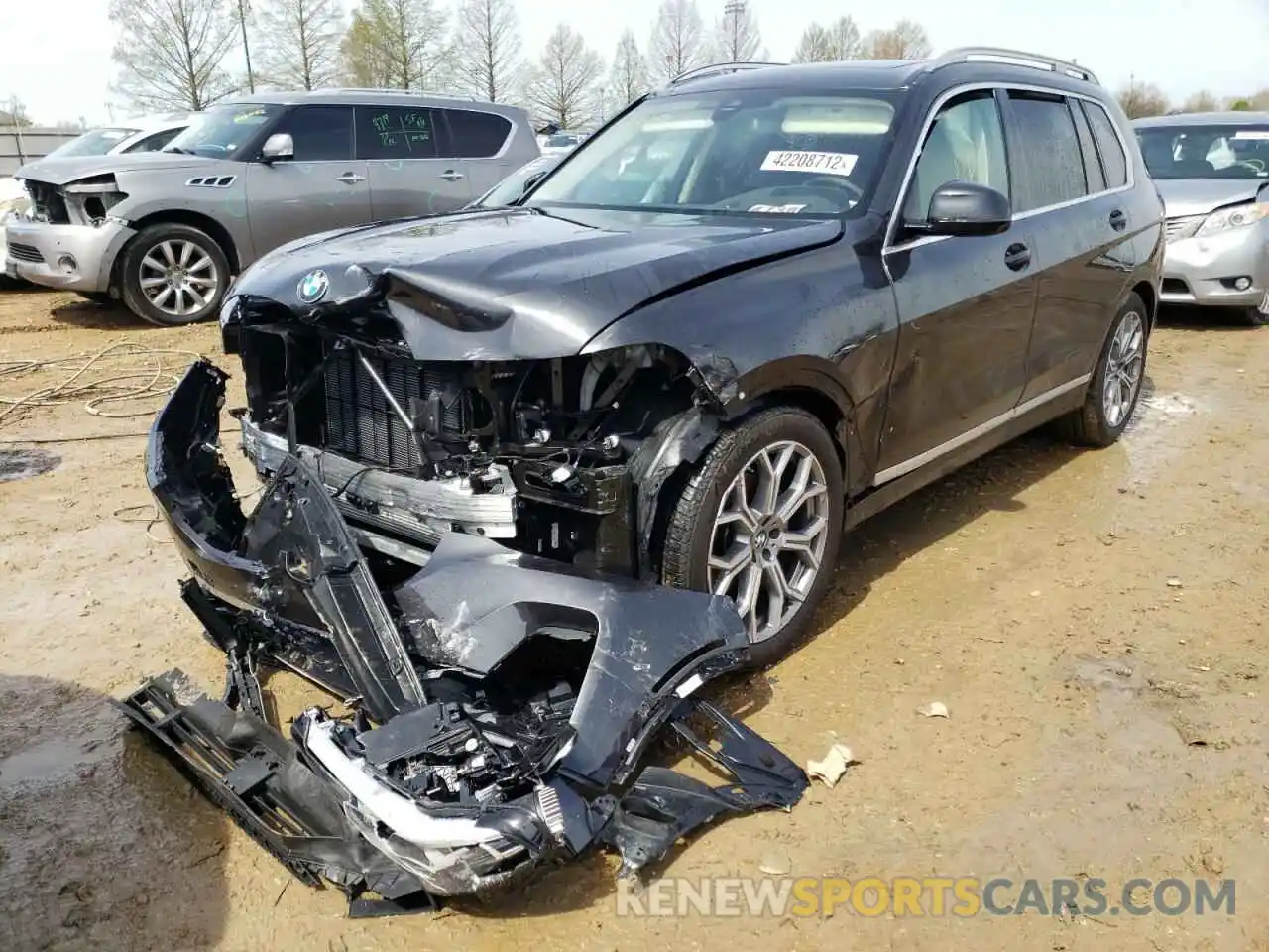 2 Photograph of a damaged car 5UXCW2C00N9K42596 BMW X7 2022