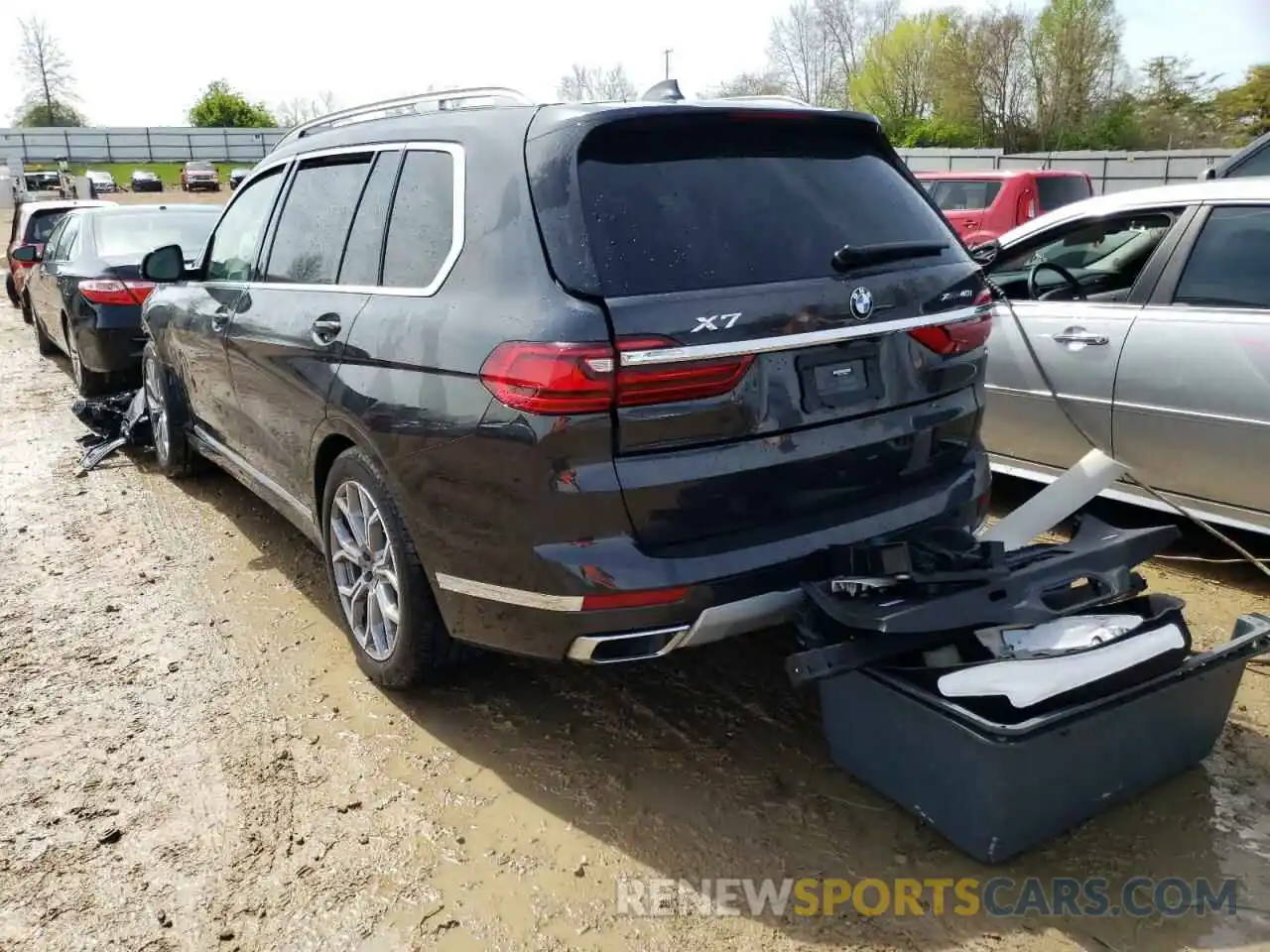 3 Photograph of a damaged car 5UXCW2C00N9K42596 BMW X7 2022