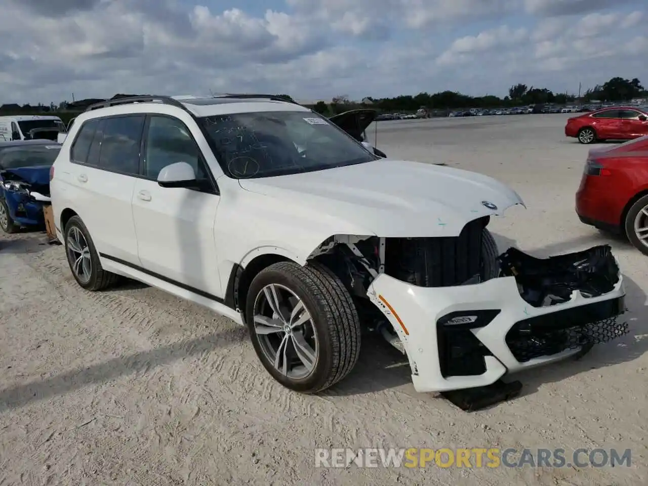 1 Photograph of a damaged car 5UXCW2C02N9K00902 BMW X7 2022