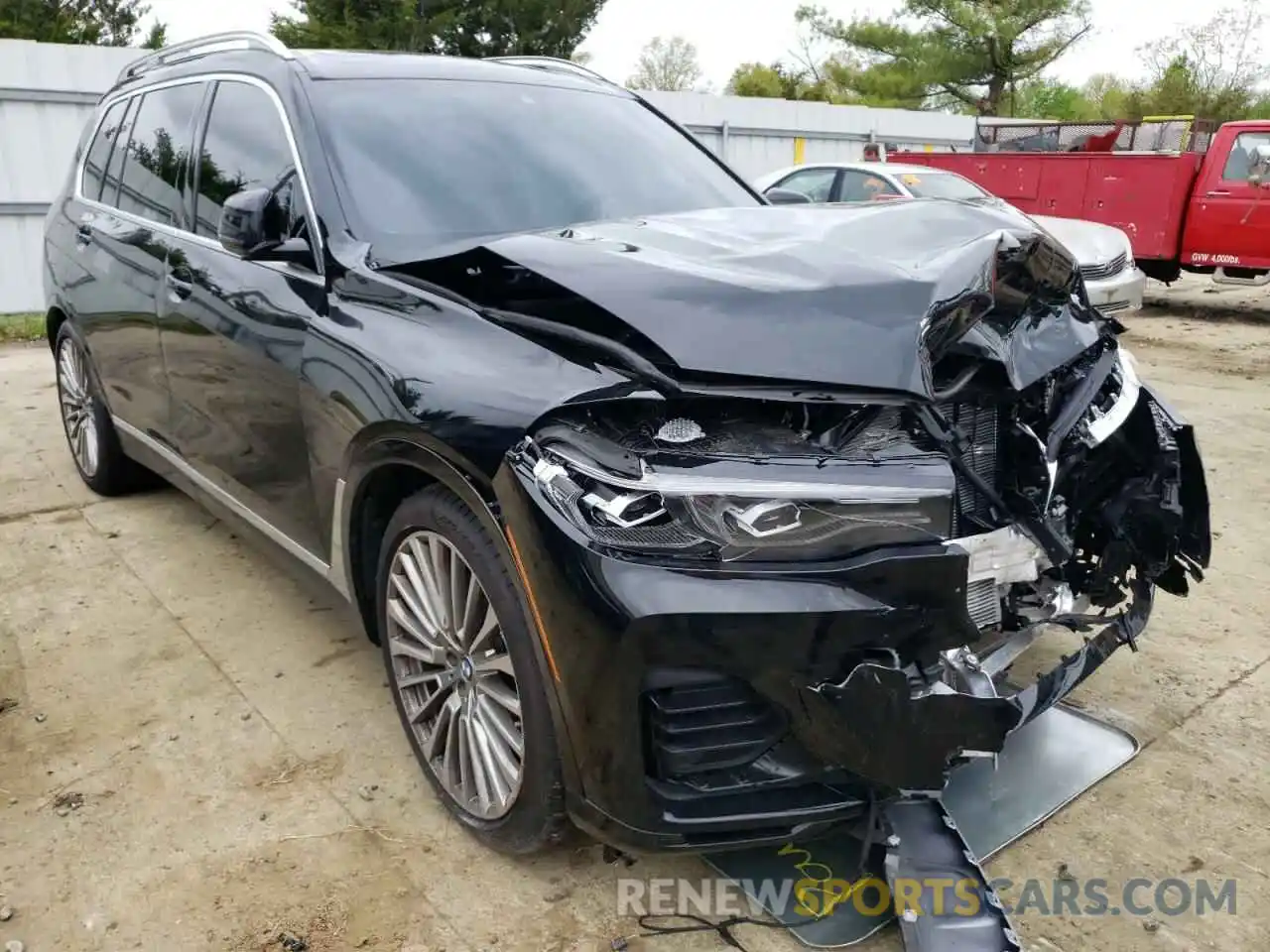 1 Photograph of a damaged car 5UXCW2C03N9K60445 BMW X7 2022