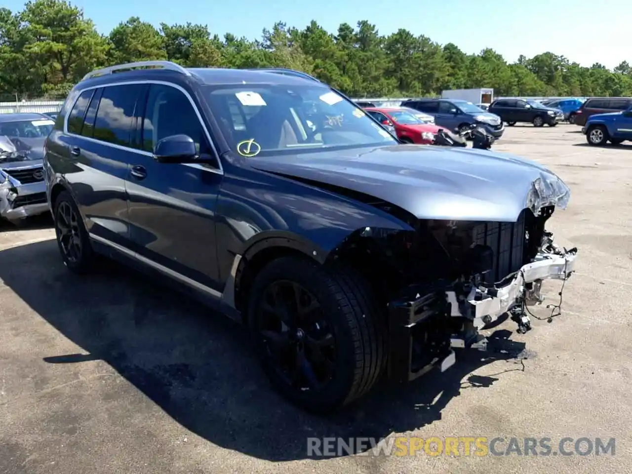 1 Photograph of a damaged car 5UXCW2C04N9M05864 BMW X7 2022