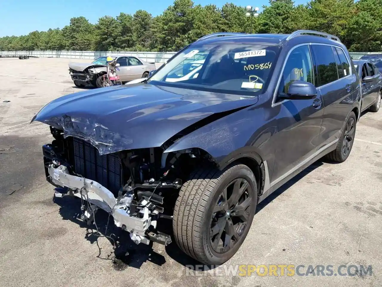 2 Photograph of a damaged car 5UXCW2C04N9M05864 BMW X7 2022