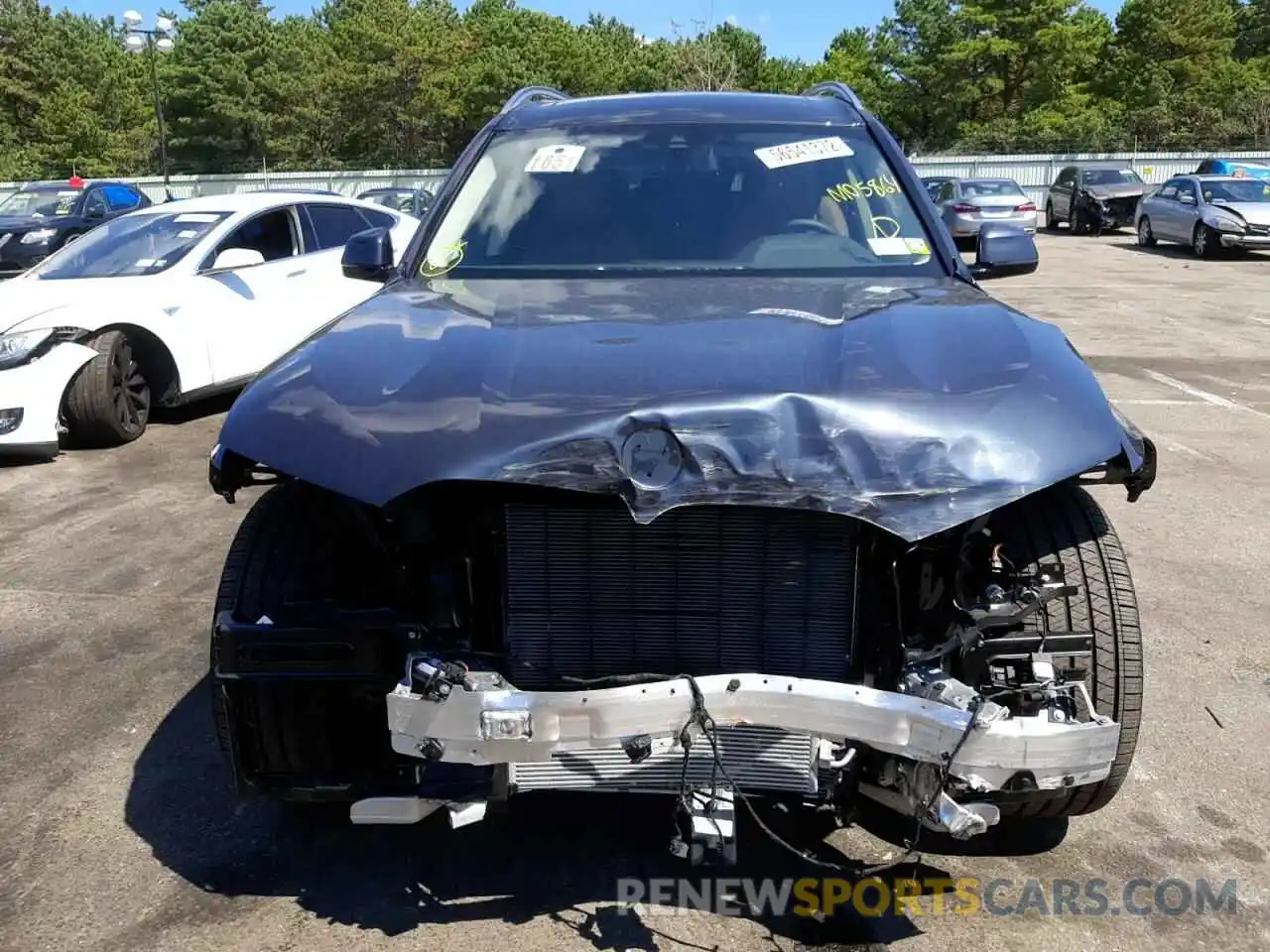 9 Photograph of a damaged car 5UXCW2C04N9M05864 BMW X7 2022