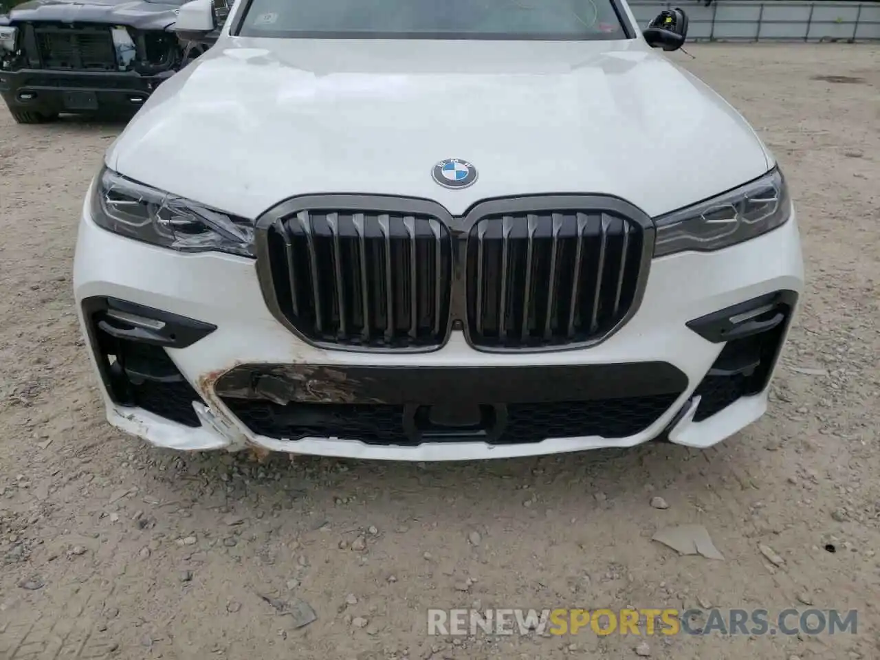 9 Photograph of a damaged car 5UXCW2C05N9K18553 BMW X7 2022