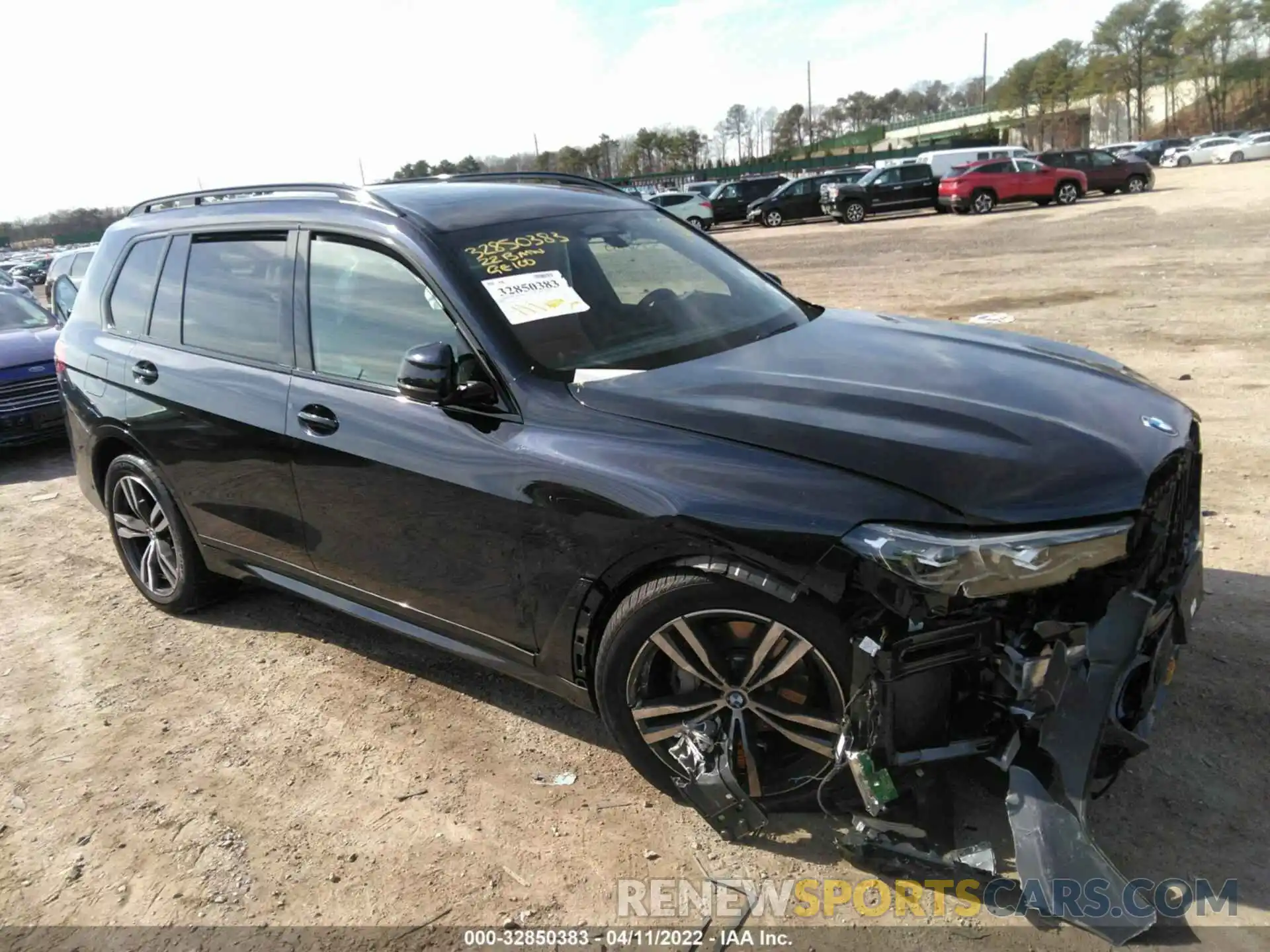 1 Photograph of a damaged car 5UXCW2C05N9L11623 BMW X7 2022