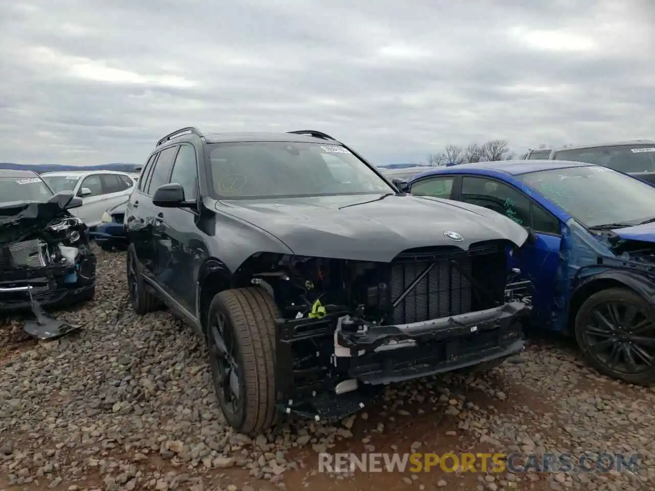 1 Photograph of a damaged car 5UXCW2C06N9L18645 BMW X7 2022