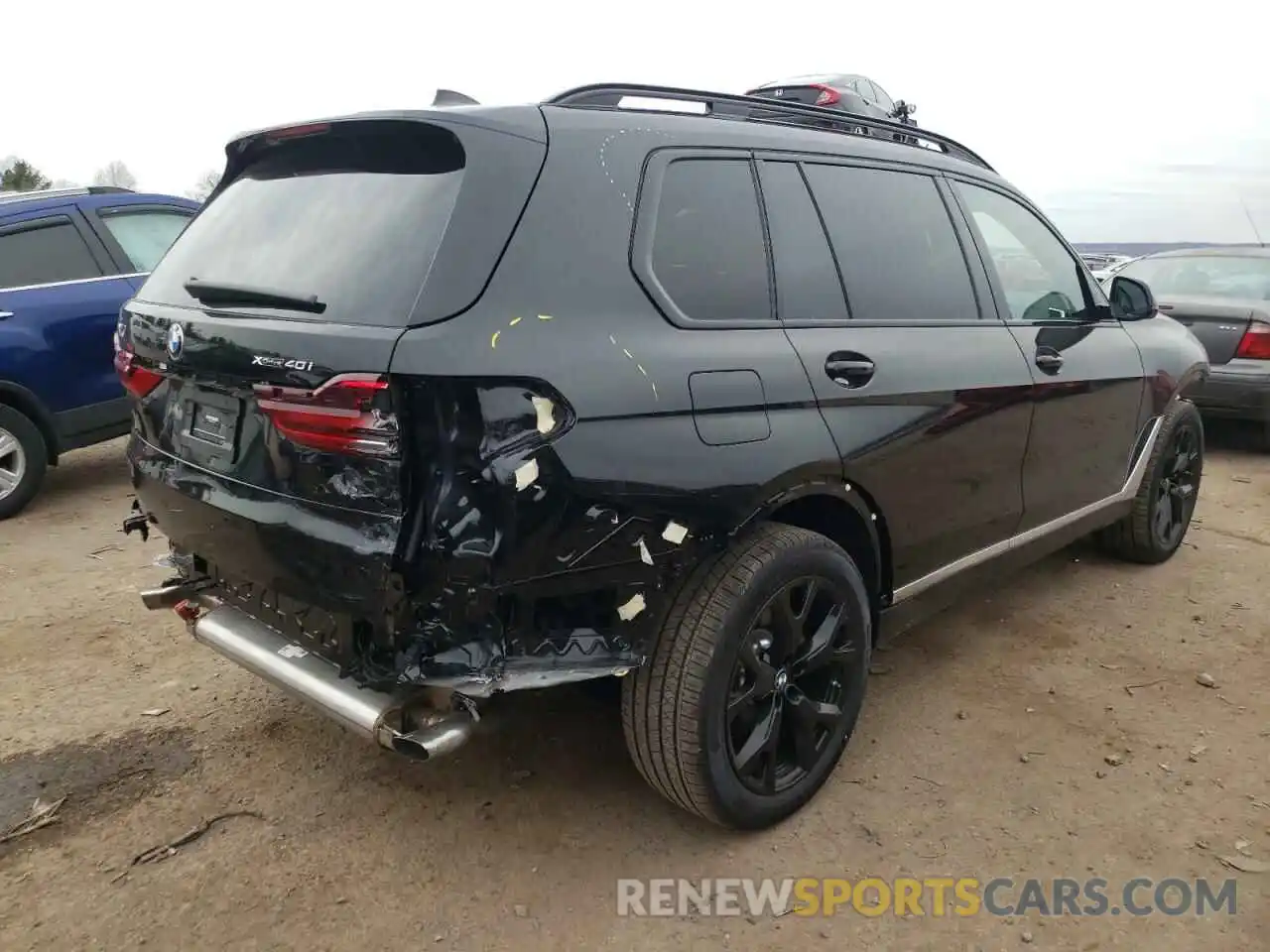 4 Photograph of a damaged car 5UXCW2C06N9L18645 BMW X7 2022