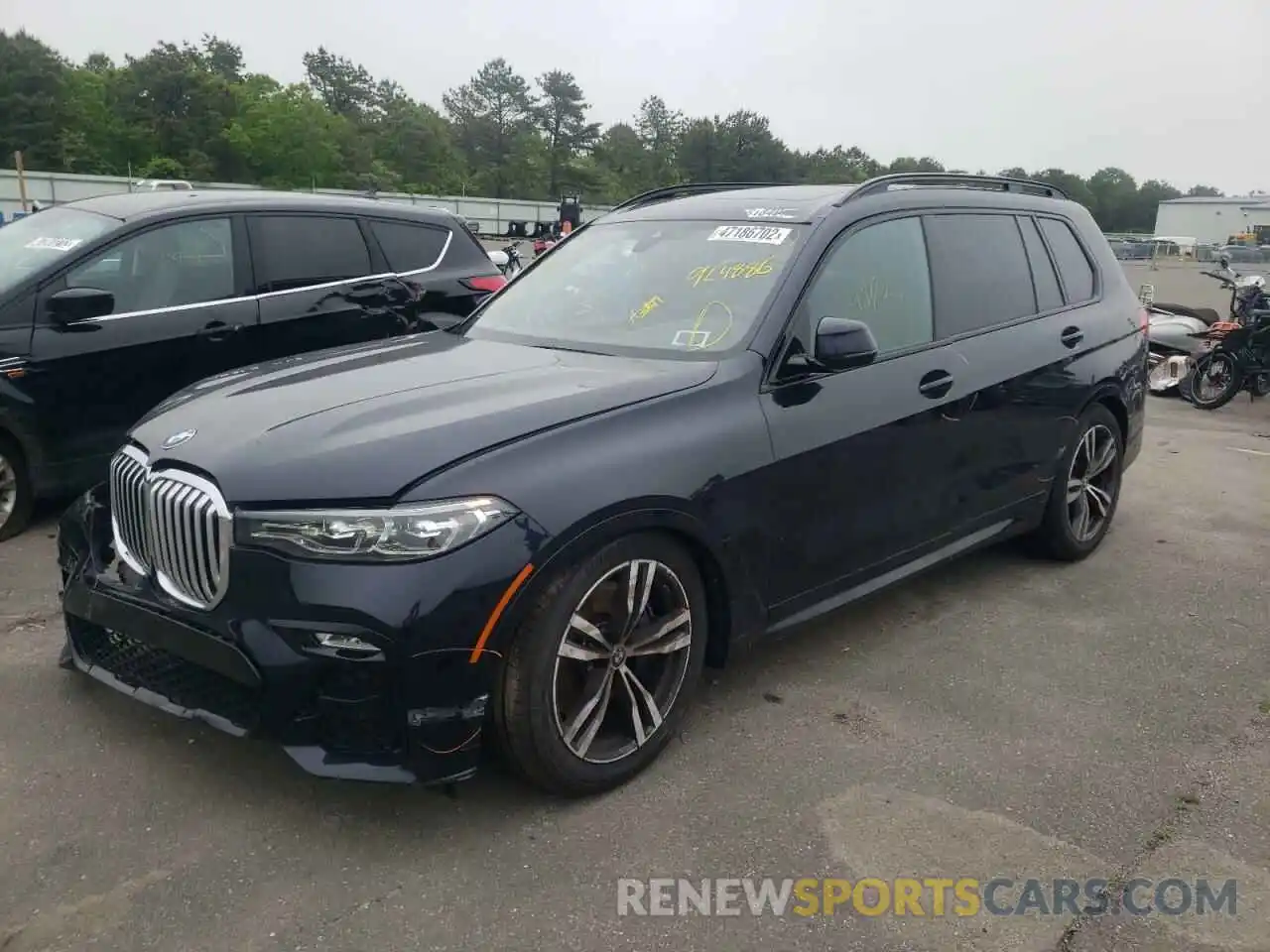 2 Photograph of a damaged car 5UXCW2C06N9L48860 BMW X7 2022