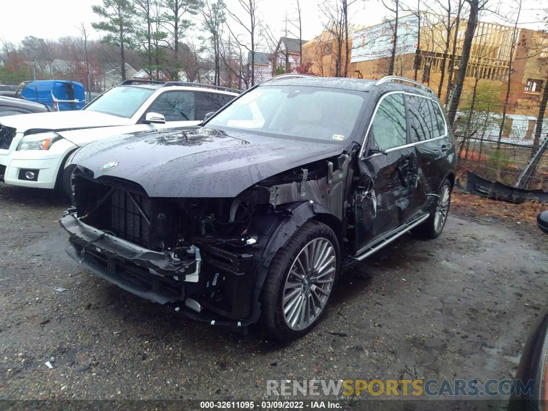 2 Photograph of a damaged car 5UXCW2C07N9K49335 BMW X7 2022