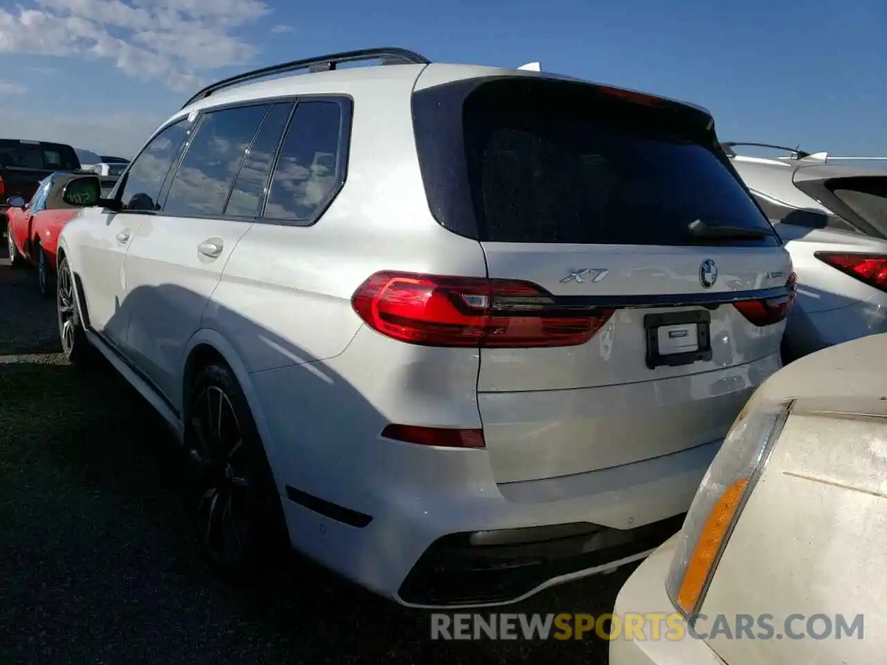 3 Photograph of a damaged car 5UXCW2C07N9M47560 BMW X7 2022