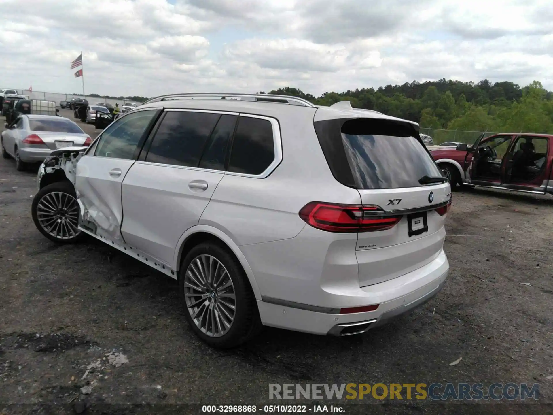 3 Фотография поврежденного автомобиля 5UXCW2C08N9K44628 BMW X7 2022