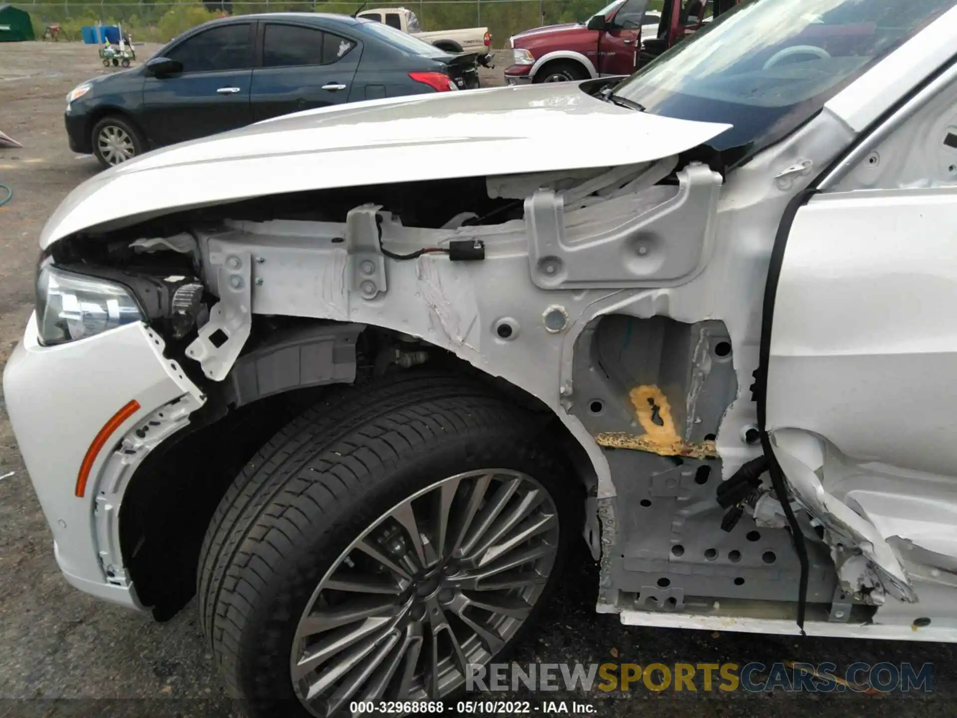 6 Photograph of a damaged car 5UXCW2C08N9K44628 BMW X7 2022