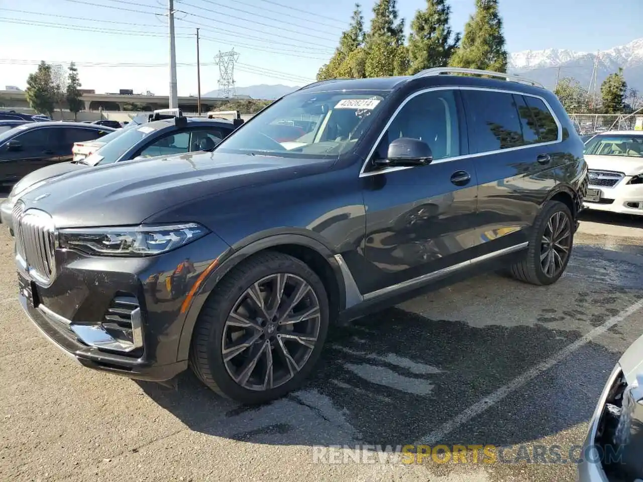 1 Photograph of a damaged car 5UXCW2C08N9M18763 BMW X7 2022